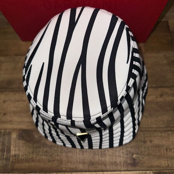 Valentino Garavani Rockstud Bucket Hat